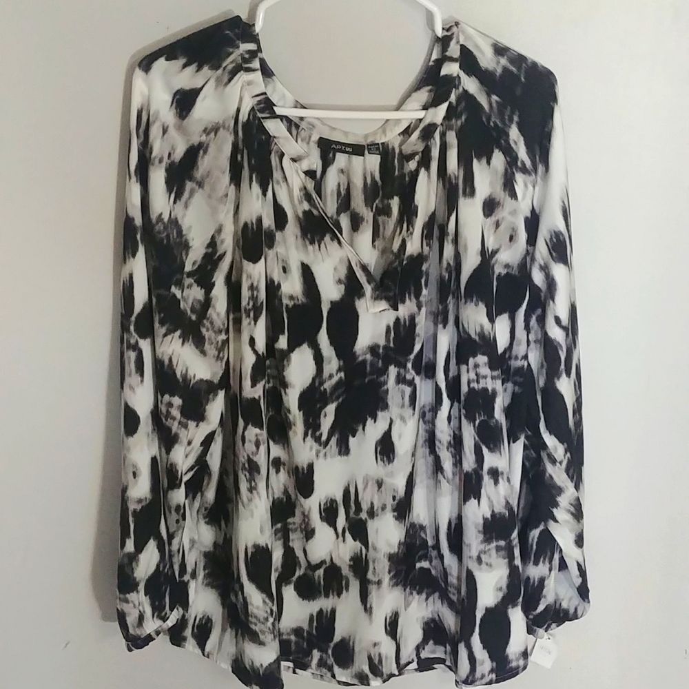 Apt. 9 Ladies Free Flowing Long Sleeve